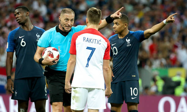 孔帕尼在接 孔帕尼在接